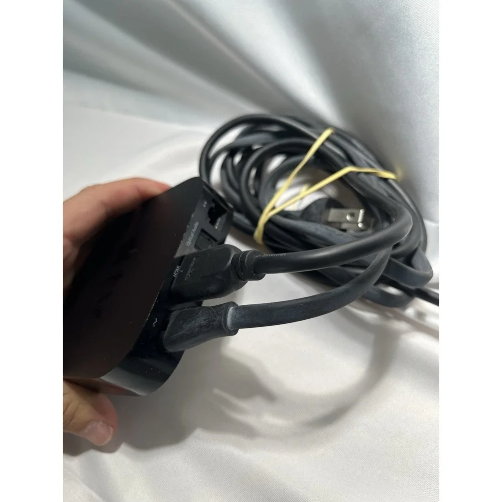 Apple TV (3rd Generation) 8GB Digital HD Media Streamer - Black W/HDMI